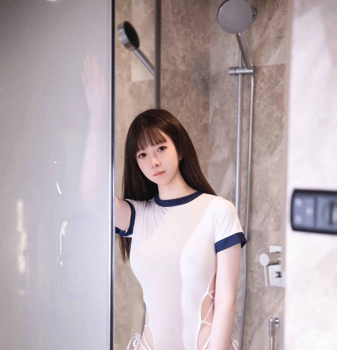 林悠悠内部私购无水印写真套图1套693MB-灵眸阁楼