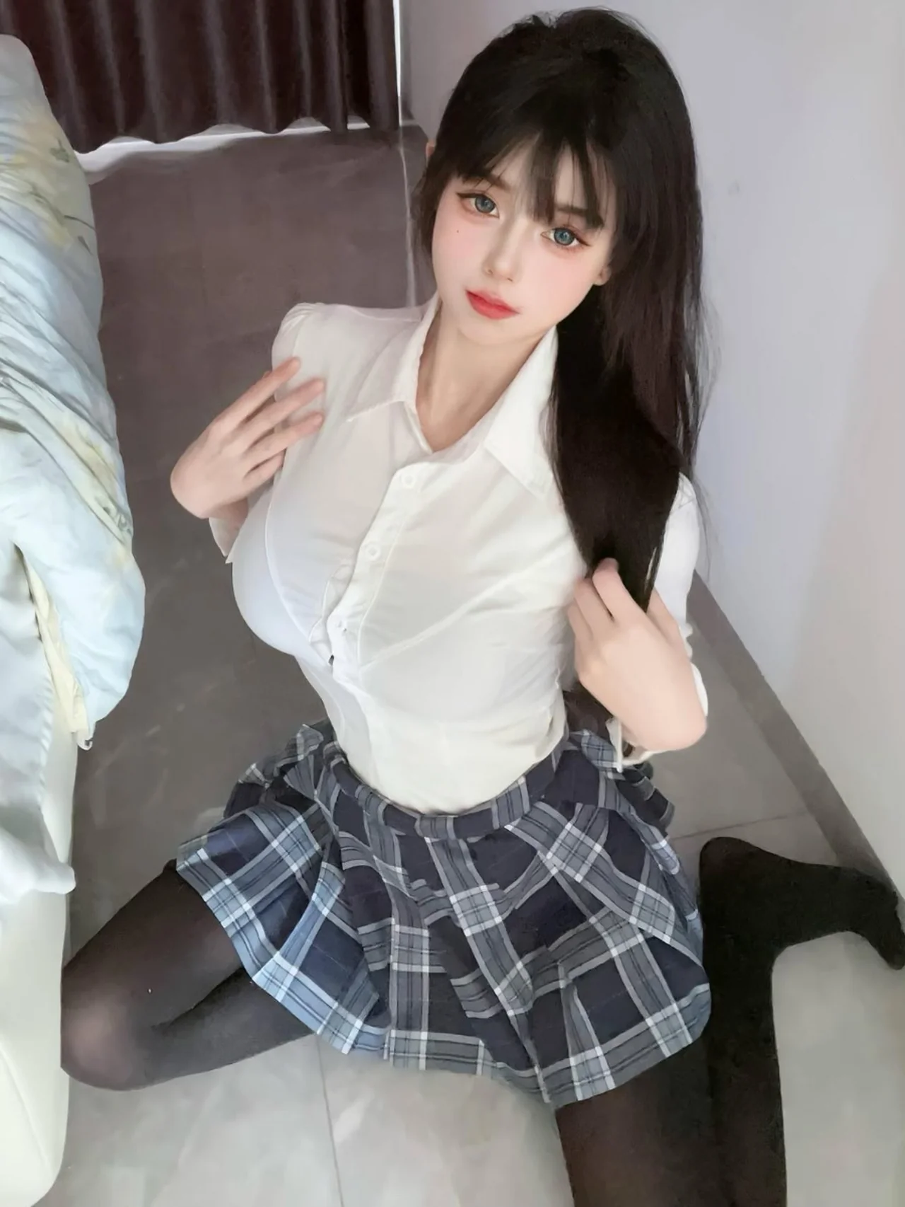 图片[1]-李怼怼霸气风格写真集 106P图17V视频-云图社区