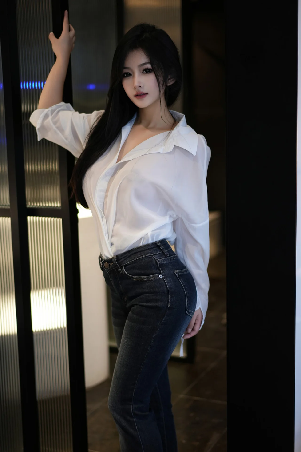 谭小灵(秀人网) – 秀人内部私购无水印照片套图8套 8GB-绯色映画