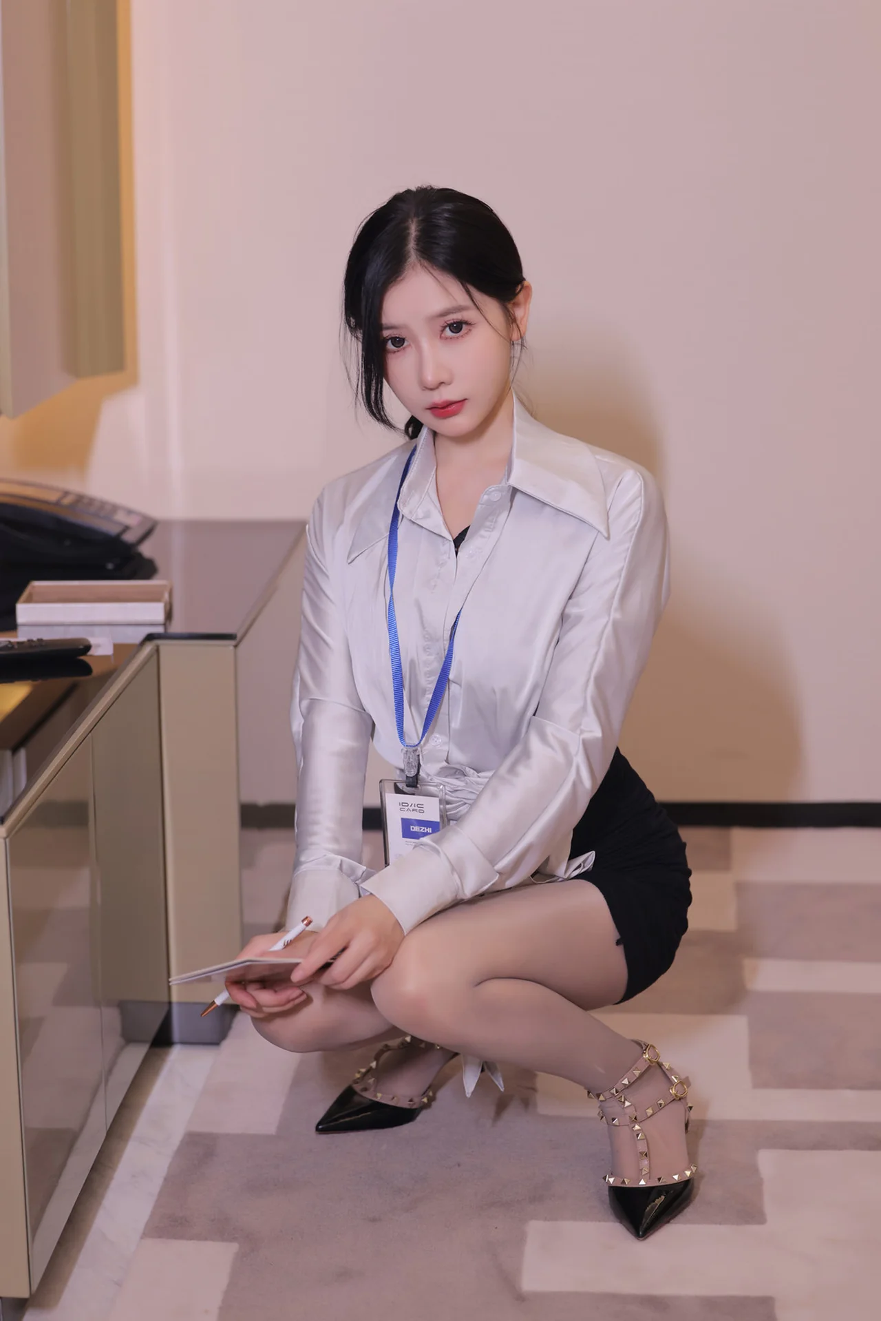 图片[1]-尹甜甜最新写真合集两套精选手册-视界引力场