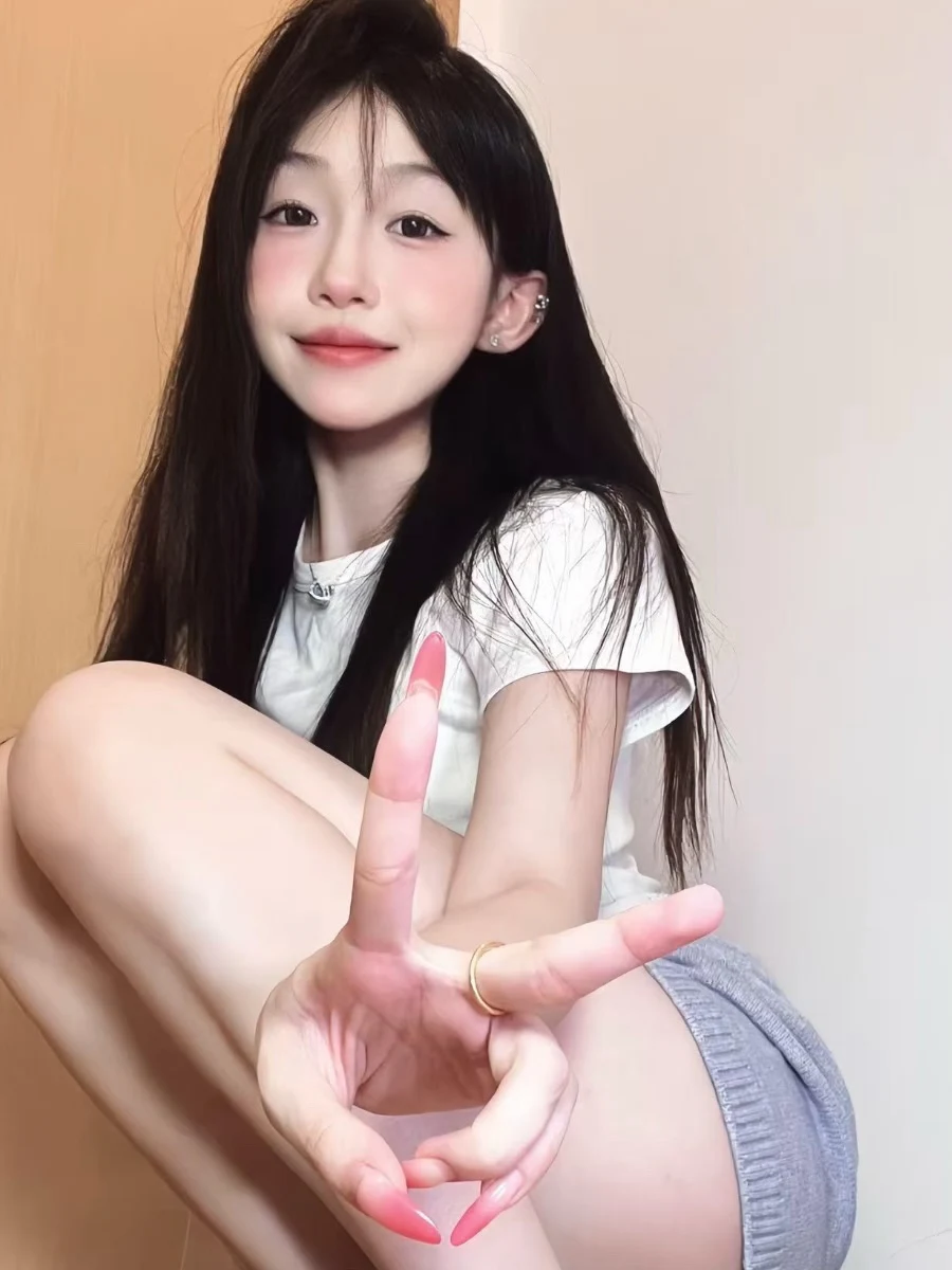 别拔虎牙风格写真集:秘语空间精选143张照片-悸动时刻