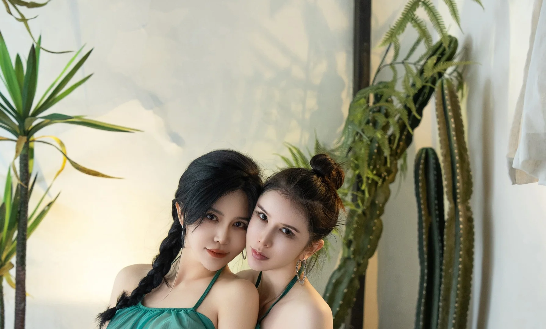 图片[2]-李丽莎内部私购无水印写真8套13GB-幻彩魔方